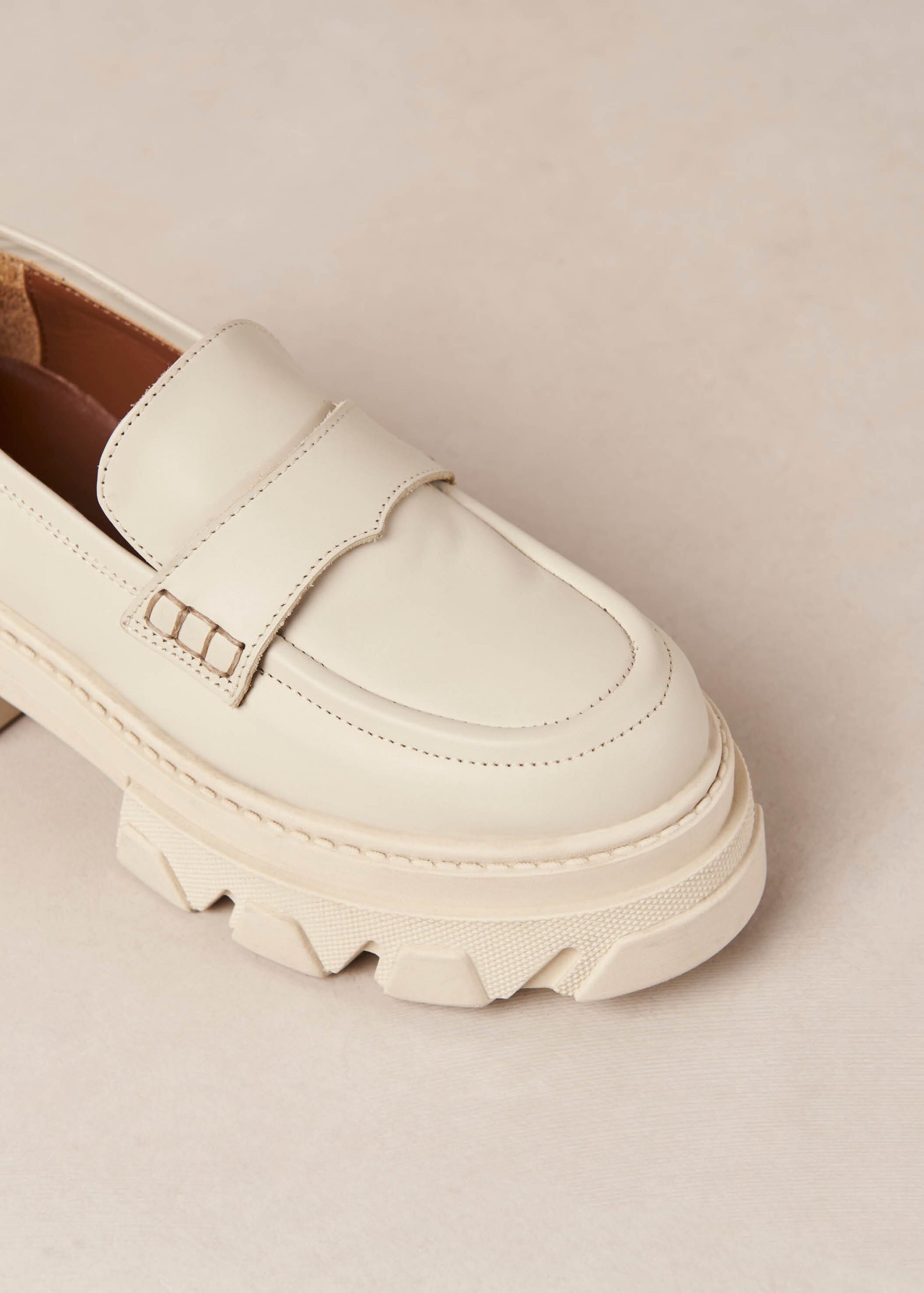Trailblazer Cream Leather Loafers - Image 6